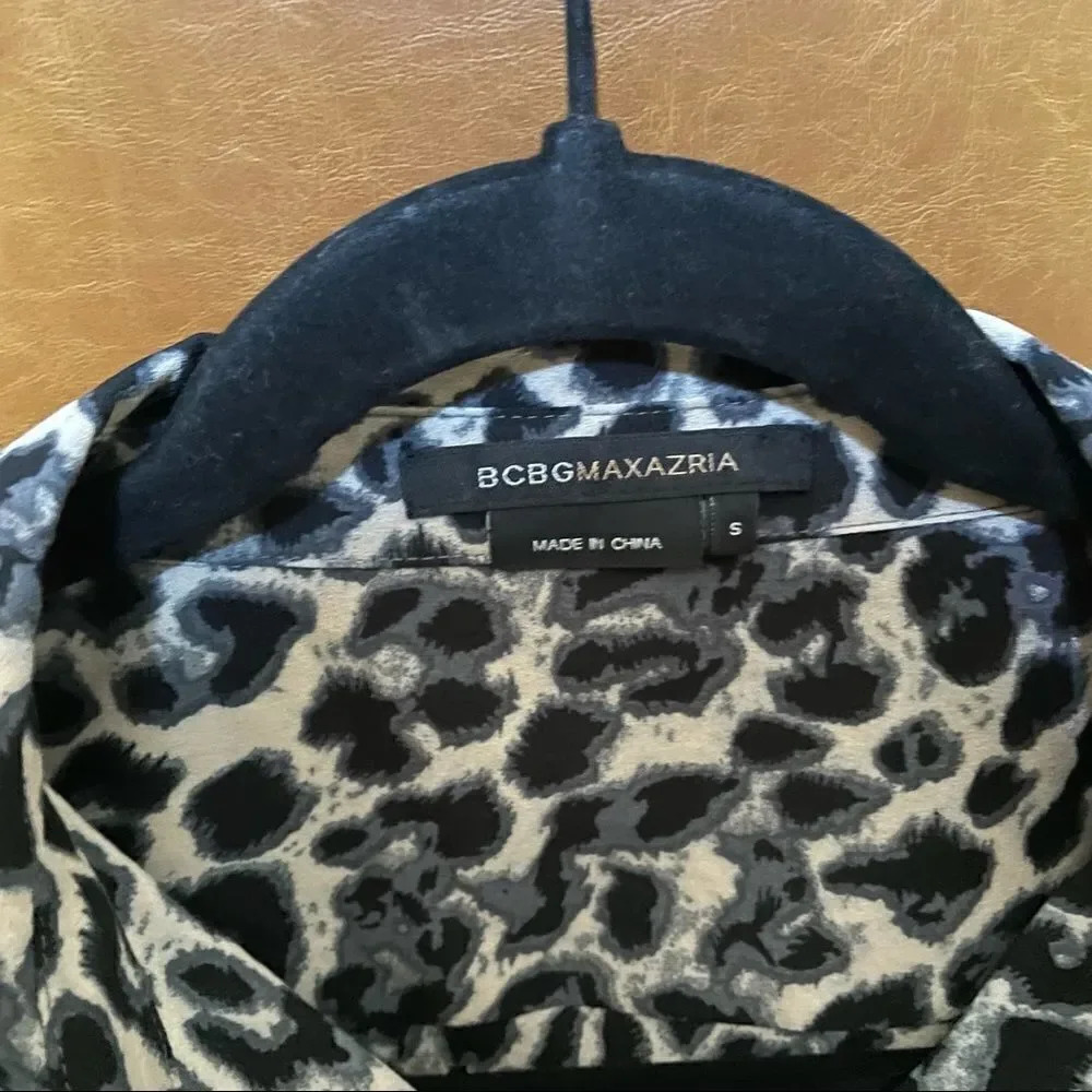 Bcbgmaxazria Leopard Print Button Uptop Size S. - image 3